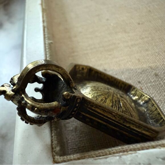 ROYAL CROWN BRONZE PENDANT – LARGE FAUX DIAMOND HEXAGON - Picture 15 of 17